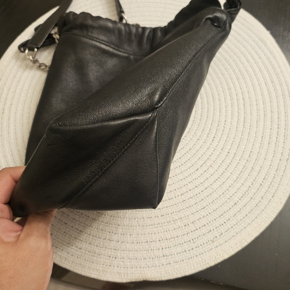 Saint Laurent Black Leather Teddy Bucket Bag - Picture 6 of 13